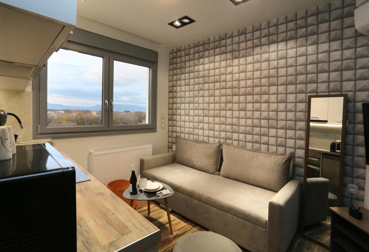 La Larissa Luxury Apartments Dafne ภายนอก รูปภาพ